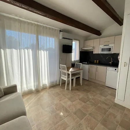 Апартаменты Pinede Piscine Clim Proche Village Naturiste Агд